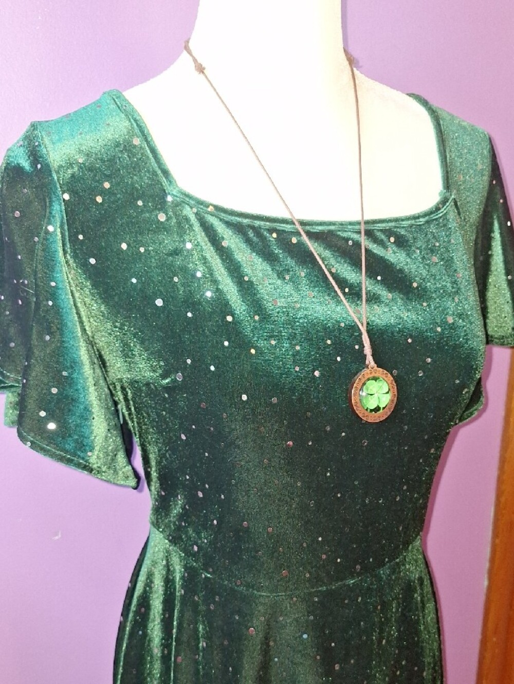 Emerald Velvety Midi Dress with Sparkle Accents